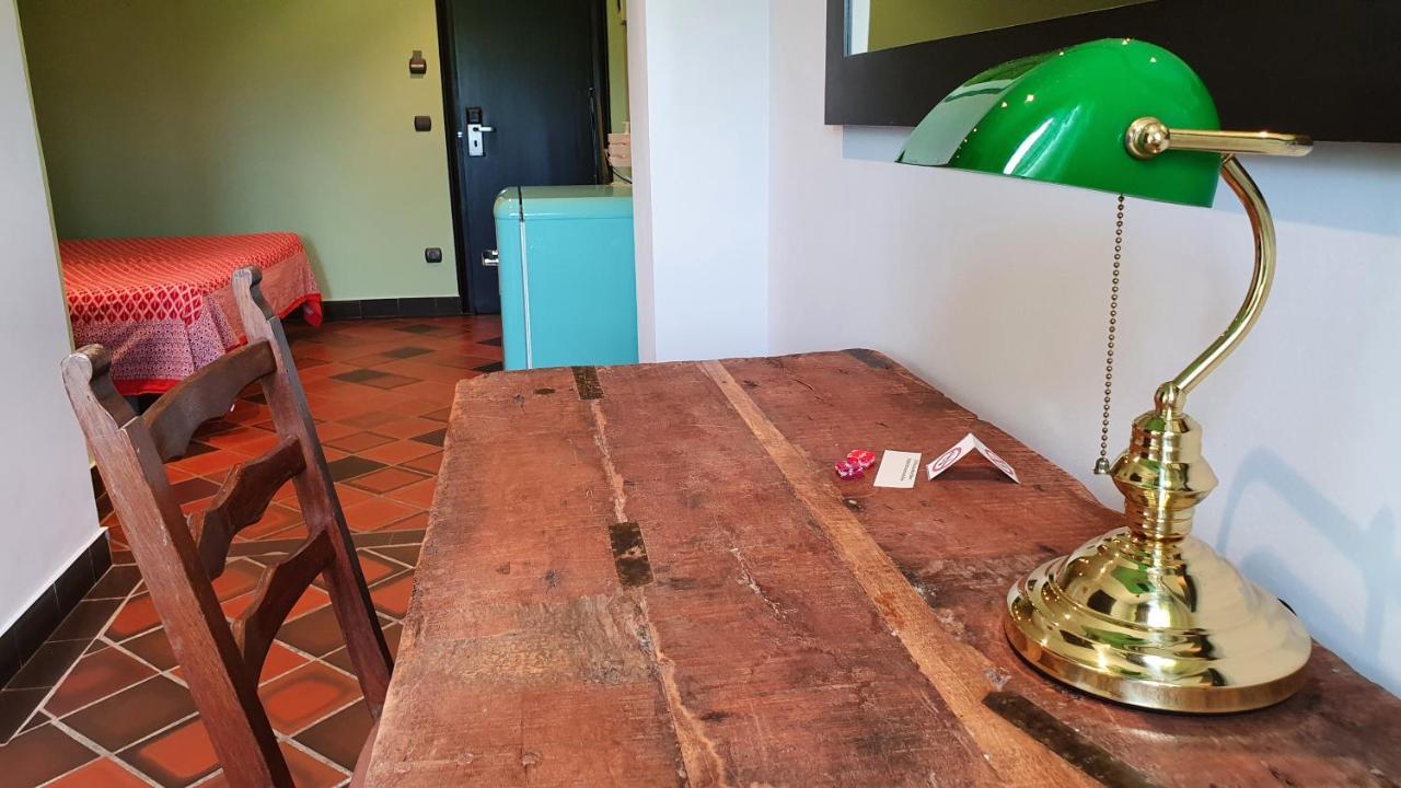 Hotel Restaurant El Bosc Banyeres del Penedes Zewnętrze zdjęcie