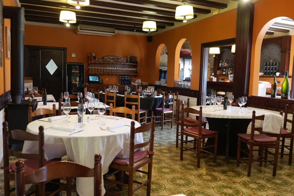 Hotel Restaurant El Bosc Banyeres del Penedes Zewnętrze zdjęcie