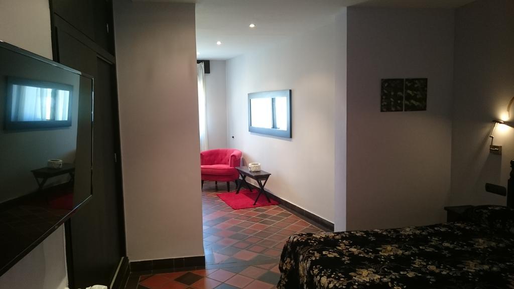 Hotel Restaurant El Bosc Banyeres del Penedes Zewnętrze zdjęcie
